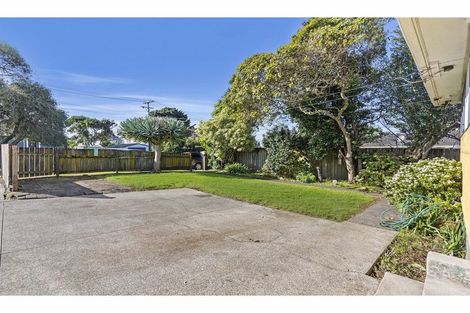 Photo of property in 1 Bardia Road, Panmure, Auckland, 1072