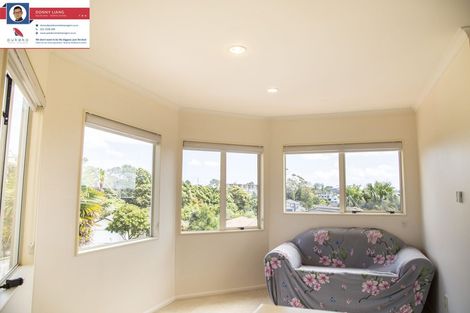 Photo of property in 6 Canary Place, Unsworth Heights, Auckland, 0632