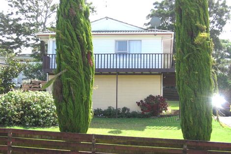 Photo of property in 21 Temuri Place, Glendene, Auckland, 0602