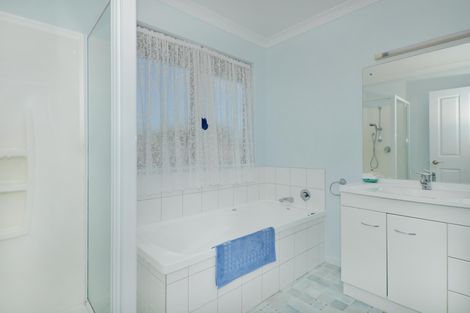 Photo of property in 17 Shoemaker Road, Waipu, 0510