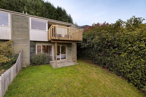 Photo of property in 2a Bird Place, Fernhill, Queenstown, 9300