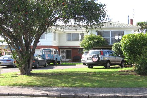 Photo of property in 4 Jaemont Avenue, Te Atatu South, Auckland, 0610