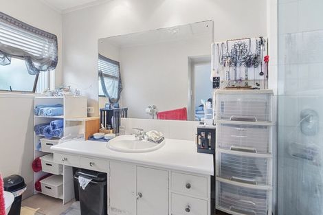 Photo of property in 43 Dawood Place, The Gardens, Auckland, 2105