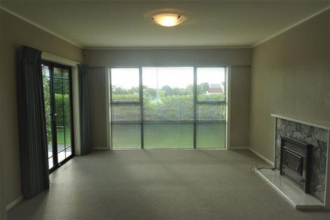 Photo of property in 77 Hutchinsons Road, Bucklands Beach, Auckland, 2014