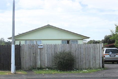 Photo of property in 15 Balwyn Place, Clendon Park, Auckland, 2103