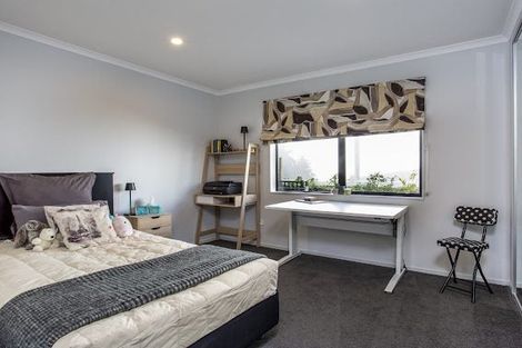 Photo of property in 20b Cambridge Road, Riverhead, 0820