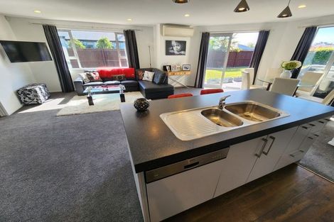 Photo of property in 26 Pohutukawa Crescent, Parklands, Christchurch, 8083