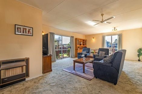 Photo of property in 38 Acacia Street, Kelvin Grove, Palmerston North, 4414