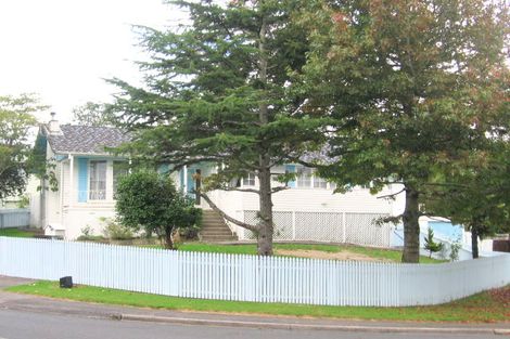 Photo of property in 10 Dellwood Avenue, Henderson, Auckland, 0612