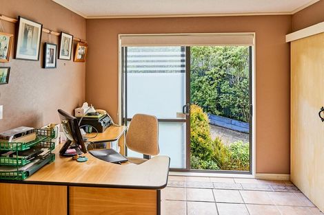 Photo of property in 27 Humphreys Grove, Titahi Bay, Porirua, 5022