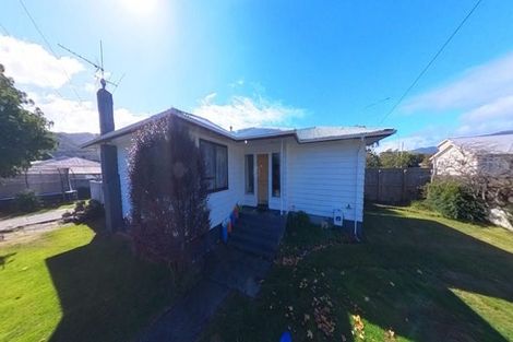 Photo of property in 2 Merton Street, Trentham, Upper Hutt, 5018