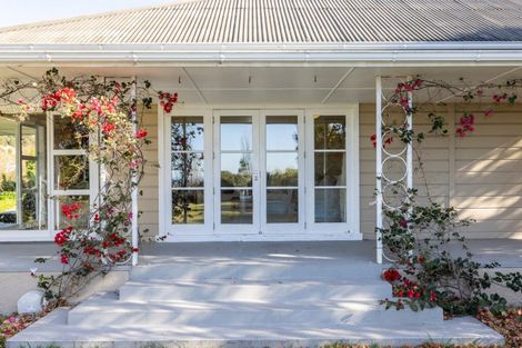 Photo of property in 755 Main North Road, Bay View, Napier, 4182