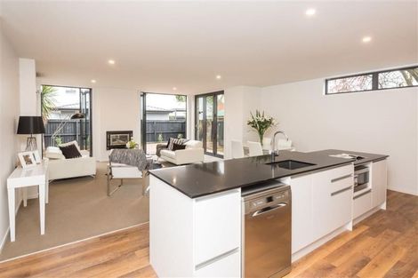 Photo of property in 2/3 Taylors Avenue, Bryndwr, Christchurch, 8052