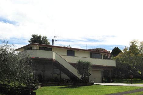 Photo of property in 28 Dunton Drive, Welcome Bay, Tauranga, 3112