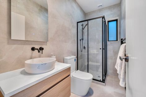 Photo of property in 60a Powrie Street, Glenfield, Auckland, 0629