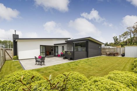 Photo of property in 5 Freedom Drive, Kelvin Grove, Palmerston North, 4414