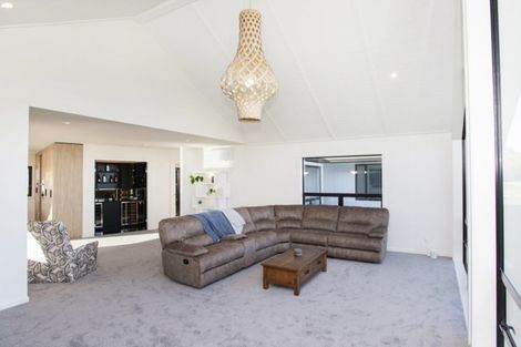 Photo of property in 82 Scarlys Way, Okitu, Gisborne, 4010