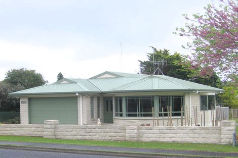 Photo of property in 72 Thames Road, Paeroa, 3600