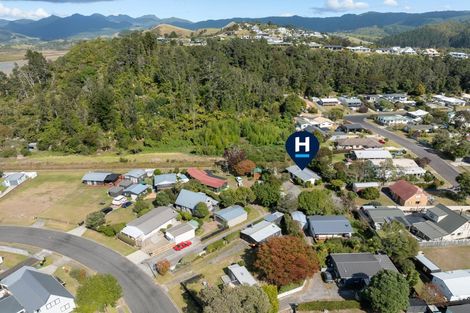 Photo of property in 112 Mckellar Place, Whangamata, 3620