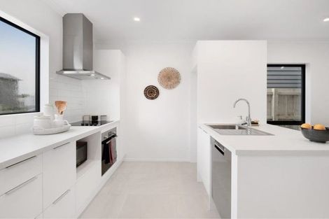 Photo of property in 5 Kitea Place, Mangere, Auckland, 2022