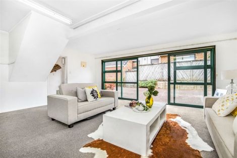 Photo of property in 2/44 Loloma Drive, Half Moon Bay, Auckland, 2012