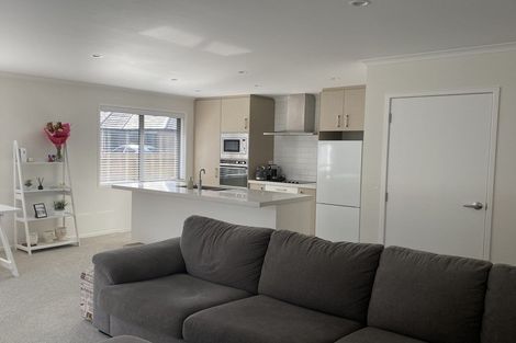 Photo of property in 6 Nukuroa Close, Waitara, 4320