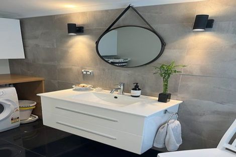 Photo of property in 2/2 Kiteroa Terrace, Rothesay Bay, Auckland, 0630