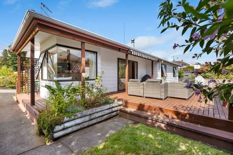 Photo of property in 122 Glenpark Avenue, Frankleigh Park, New Plymouth, 4310