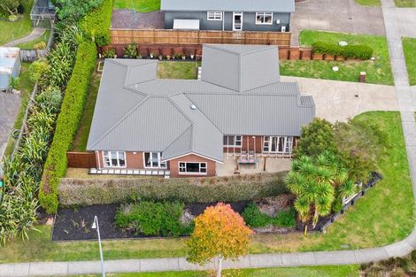Photo of property in 1 Malbec Place, Huapai, Kumeu, 0810