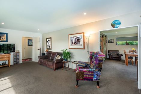 Photo of property in 21 Laing Crescent, Heathcote Valley, Christchurch, 8022