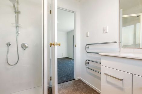 Photo of property in 6 Bibury Avenue, Henderson, Auckland, 0612