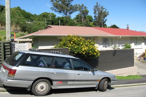 Photo of property in 46 Hawkhurst Road, Lyttelton, 8082