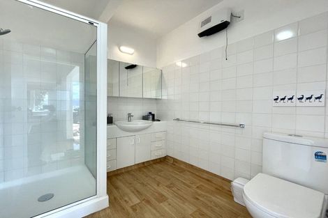 Photo of property in 299 Karaka Bay Road, Karaka Bays, Wellington, 6022