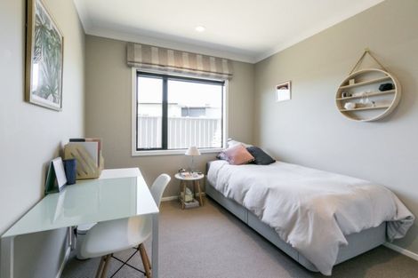 Photo of property in 21 Haast Place, Poraiti, Napier, 4112