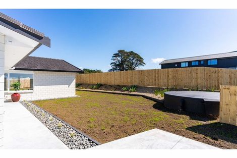 Photo of property in 37 Weka Street, Mangawhai, 0505