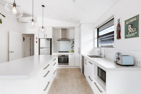 Photo of property in 32 Batty Street, Papamoa Beach, Papamoa, 3118