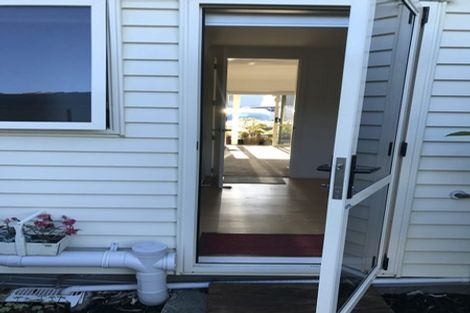 Photo of property in 1409 Whangaparaoa Road, Army Bay, Whangaparaoa, 0930