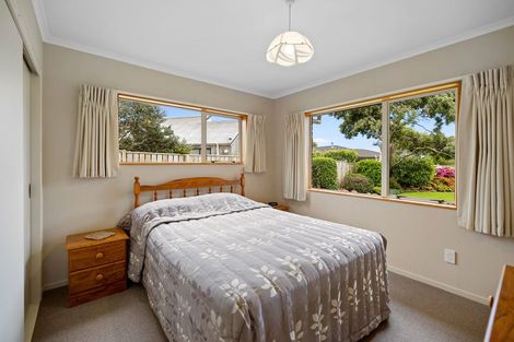 Photo of property in 3c Larsen Place, Merrilands, New Plymouth, 4312