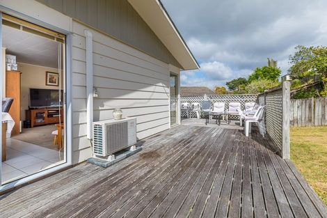 Photo of property in 36 Lavery Place, Sunnynook, Auckland, 0632