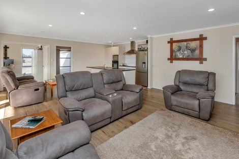 Photo of property in 356 One Tree Point Road, One Tree Point, 0118