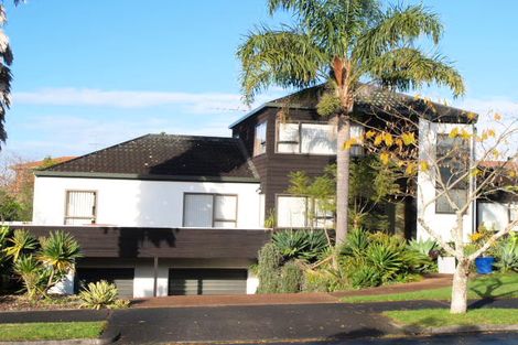 Photo of property in 11 Stevenson Way, Cockle Bay, Auckland, 2014