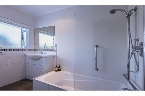 Photo of property in 1 Clarkson Crescent, Maunu, Whangarei, 0110