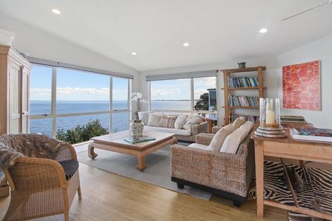 Photo of property in 16a Crispe Road, Clarks Beach, 2122