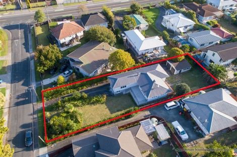 Photo of property in 4 Longburn Road, Henderson, Auckland, 0610