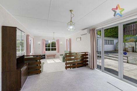 Photo of property in 15 Mossburn Grove, Kelson, Lower Hutt, 5010