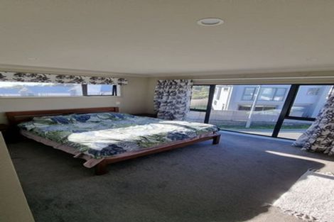 Photo of property in 25 Brindle Way, Newlands, Wellington, 6037