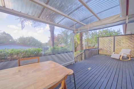 Photo of property in 5 Pendlebury Street, Green Bay, Auckland, 0604