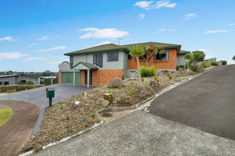 Photo of property in 22 Downing Place, Welcome Bay, Tauranga, 3112