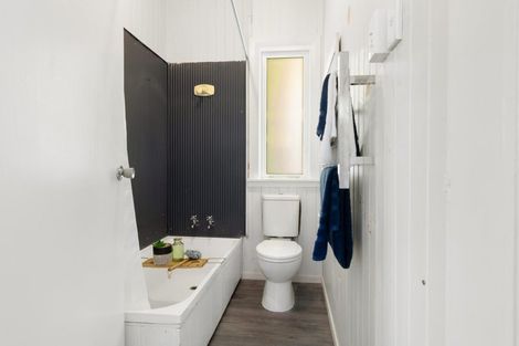 Photo of property in 64 Hungerford Road, Houghton Bay, Wellington, 6023