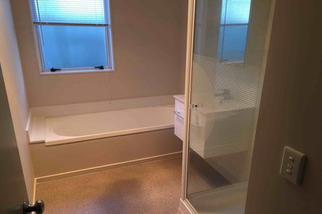 Photo of property in 1 Macalister Place, Miramar, Wellington, 6022